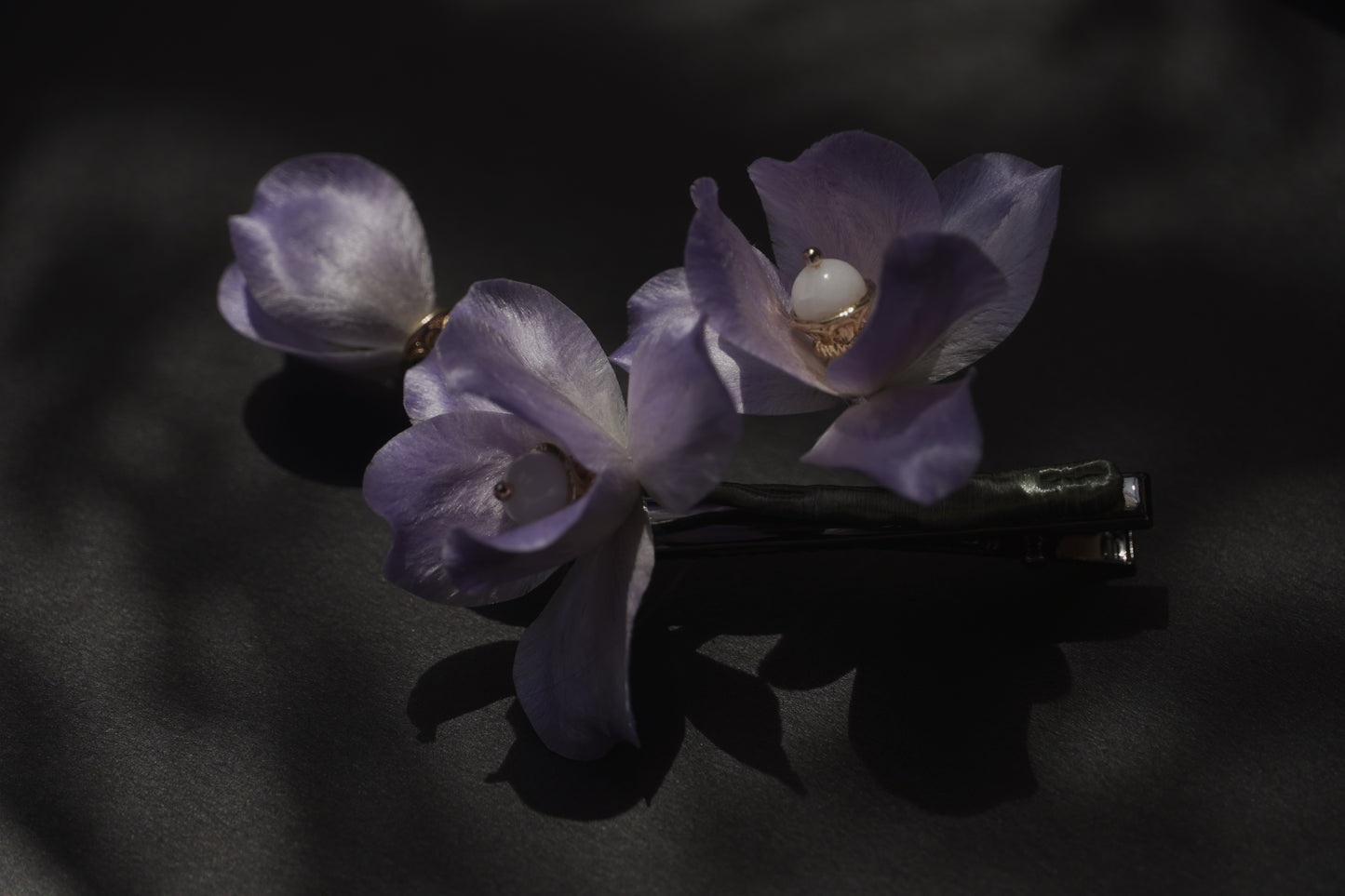 Traditional Chinese Ronghua Hair Clip – Handmade Purple Velvet Flower, Vintage Hanfu Hair Accessory