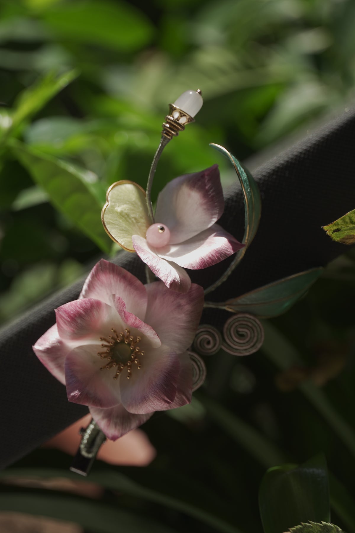 Handmade Chinese Ronghua Hair Clip – Pink & White Velvet Flower, Traditional Hanfu Hair Accessory