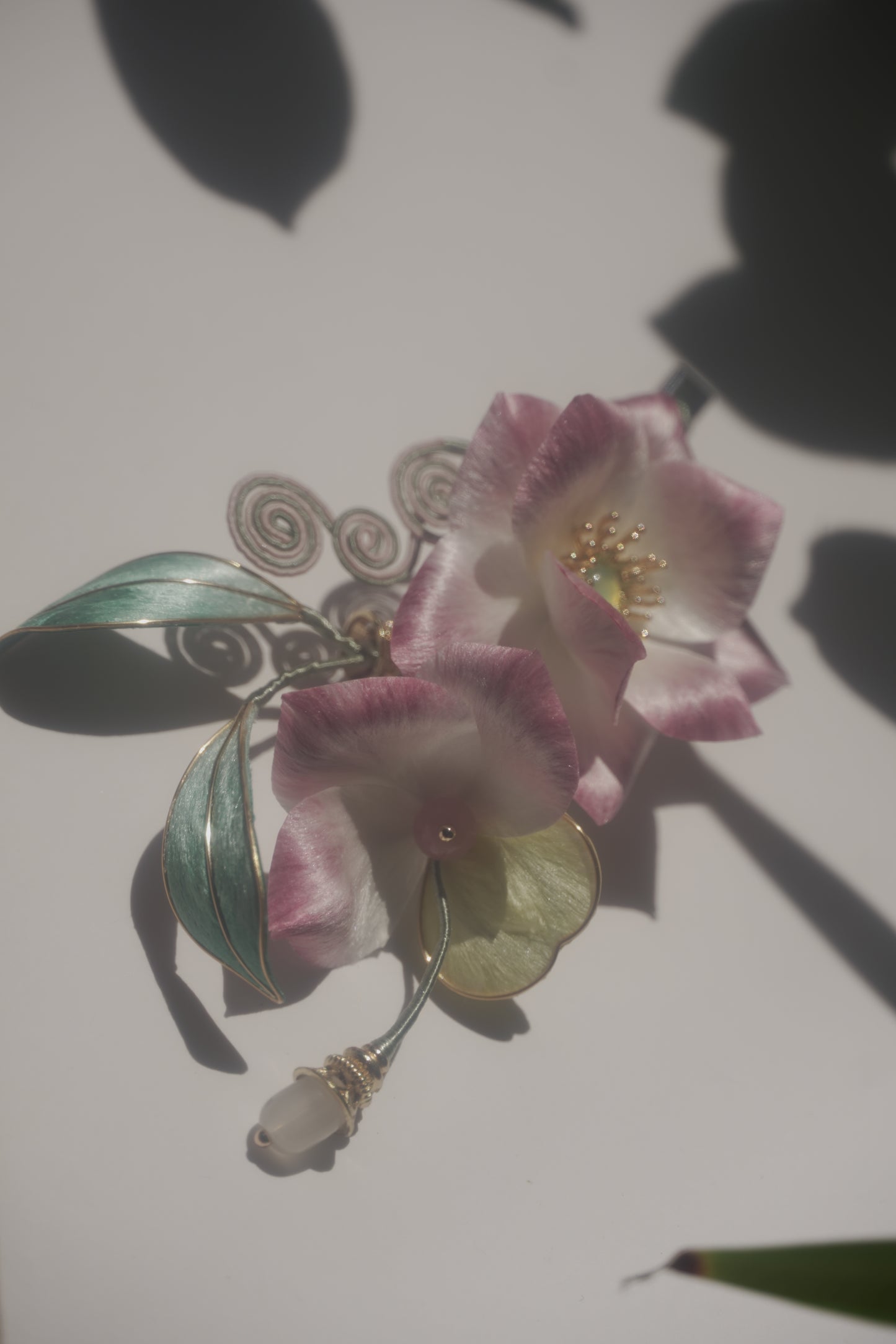 Handmade Chinese Ronghua Hair Clip – Pink & White Velvet Flower, Traditional Hanfu Hair Accessory